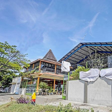 Oyo 90943 Mochi 88 Homestay Probolinggo Exterior photo