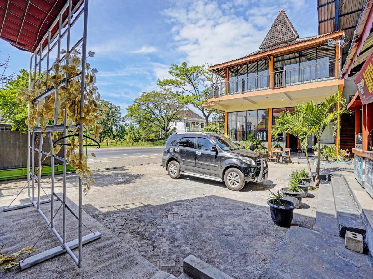Oyo 90943 Mochi 88 Homestay Probolinggo Exterior photo